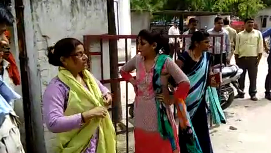 rioting in unnao police station