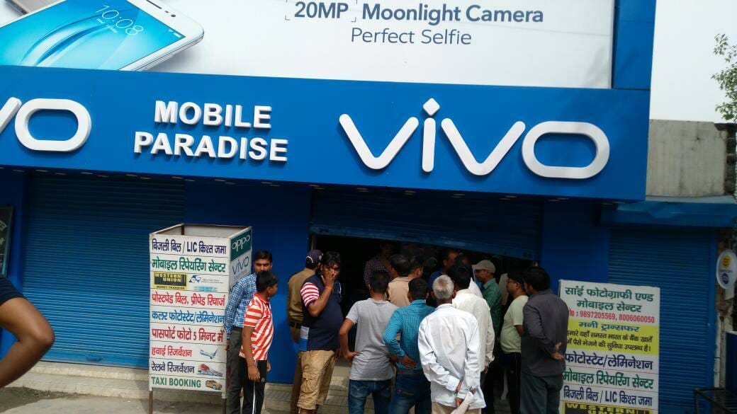 theft in mobile shop at rishikesh