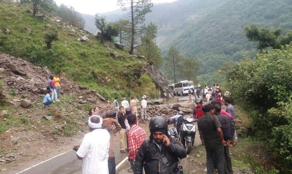  highway blocked due to heavy rain in uttarakhand 