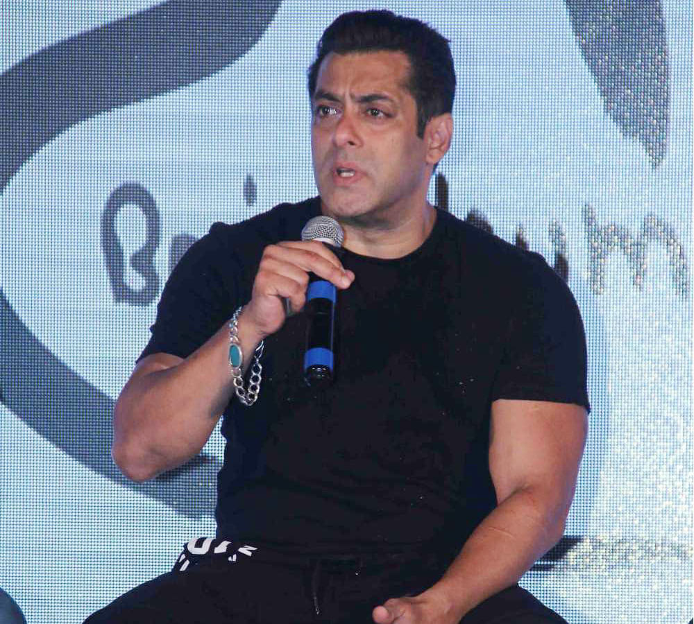 Salman Khan gets angry at a reporter, says ‘Paaji zyada udo mat’ video viral