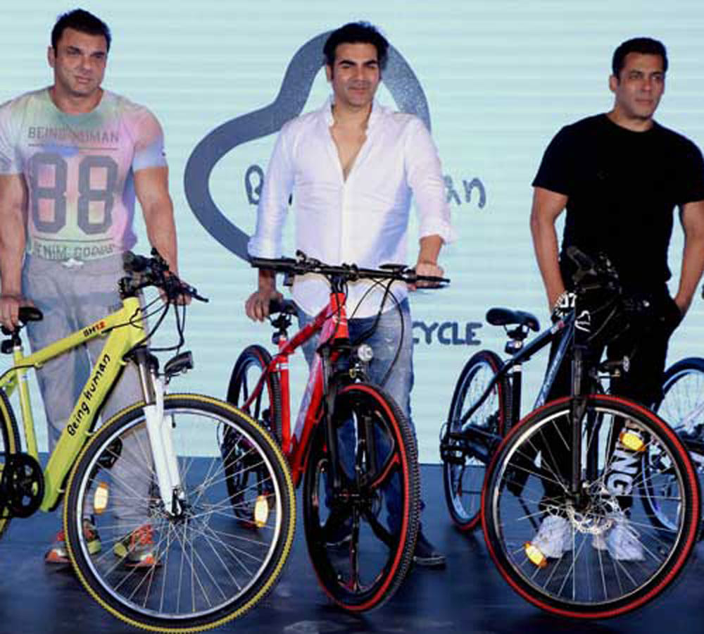 Salman Khan gets angry at a reporter, says ‘Paaji zyada udo mat’ video viral