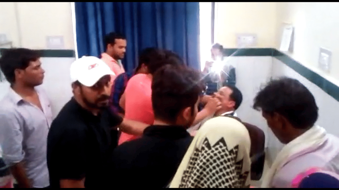Now again a doctor beaten by patient relative in rajasthan