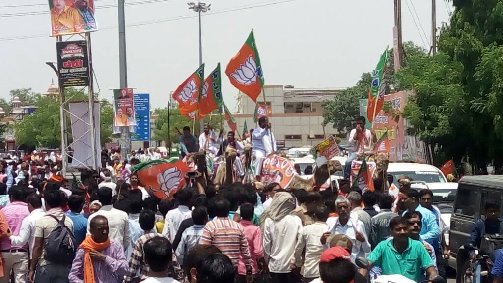 massive jam in agra during BJP MP ramshankar katheria welcome