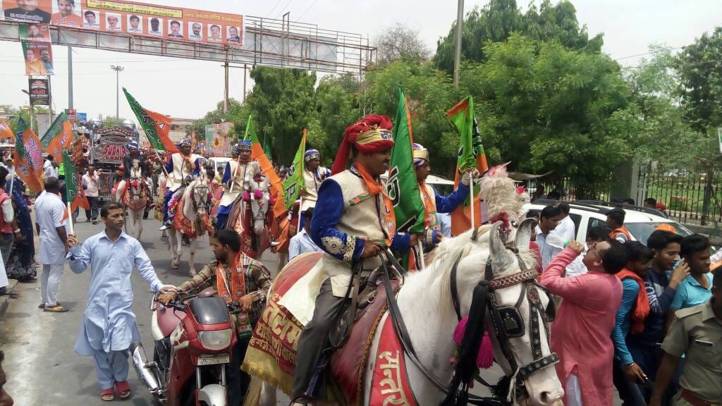 massive jam in agra during BJP MP ramshankar katheria welcome