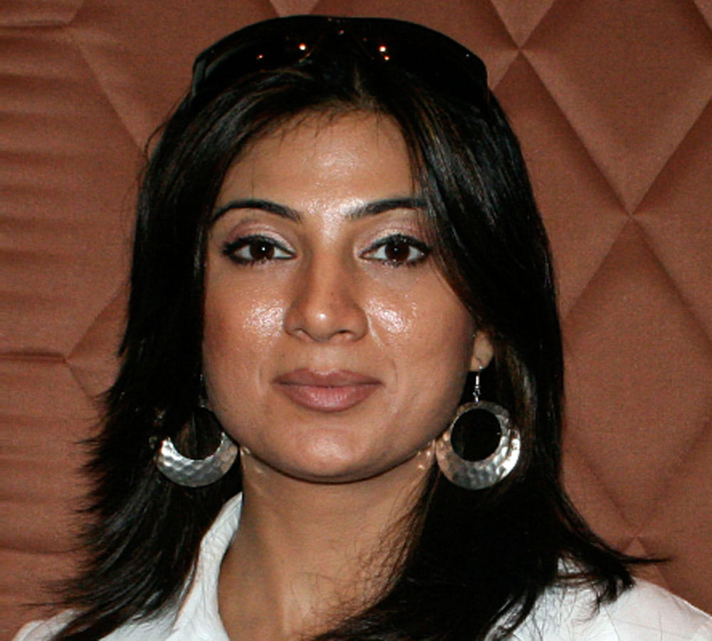 bombay hc grants bolywood singer himesh reshamiya and wife komal divorce