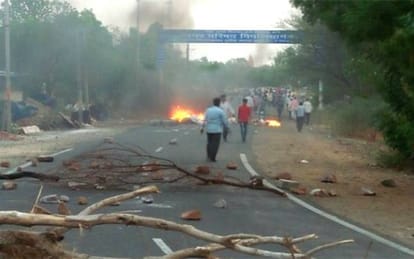 Mandsaur Cut off From Bhopal After Voilence, 6 Companies of CRPF and RAF Deputed