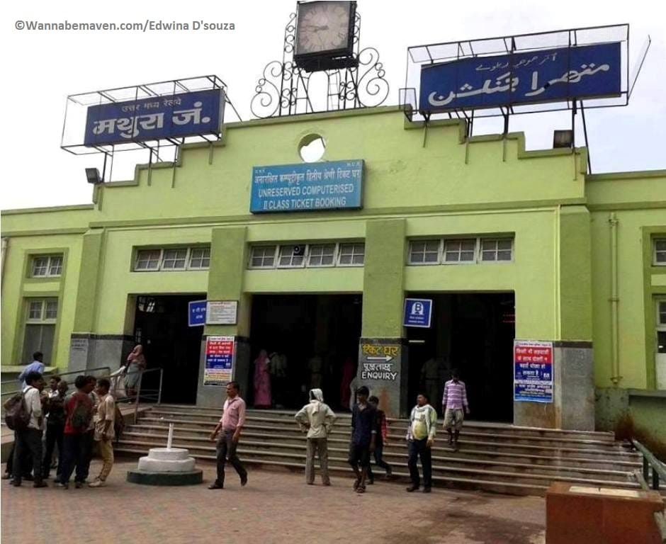 youth holding law degree committed suicide by jumping from train In Mathura