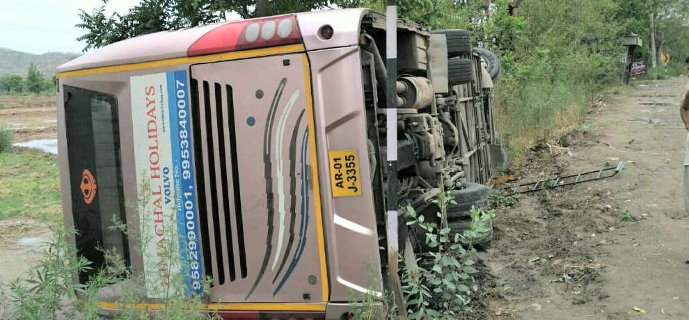 private bus accident near pinjore