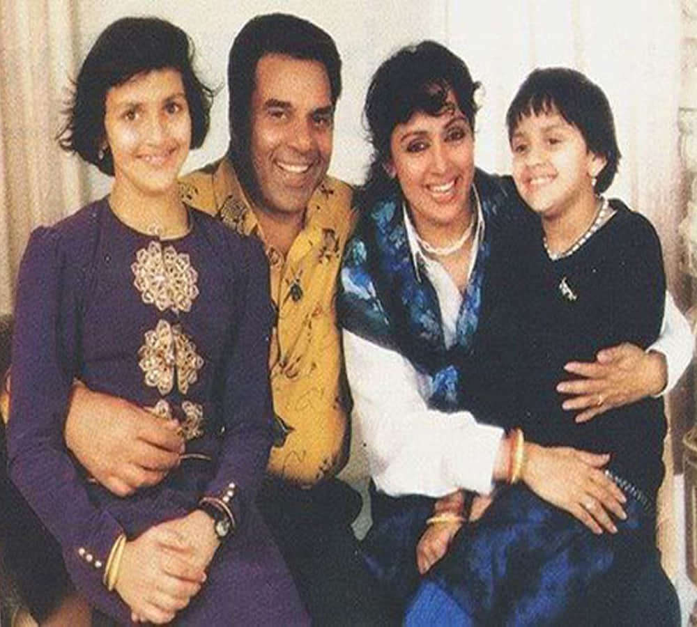 Actor Dharmendra campaigns for Hema Malini, first wife prakash kaur