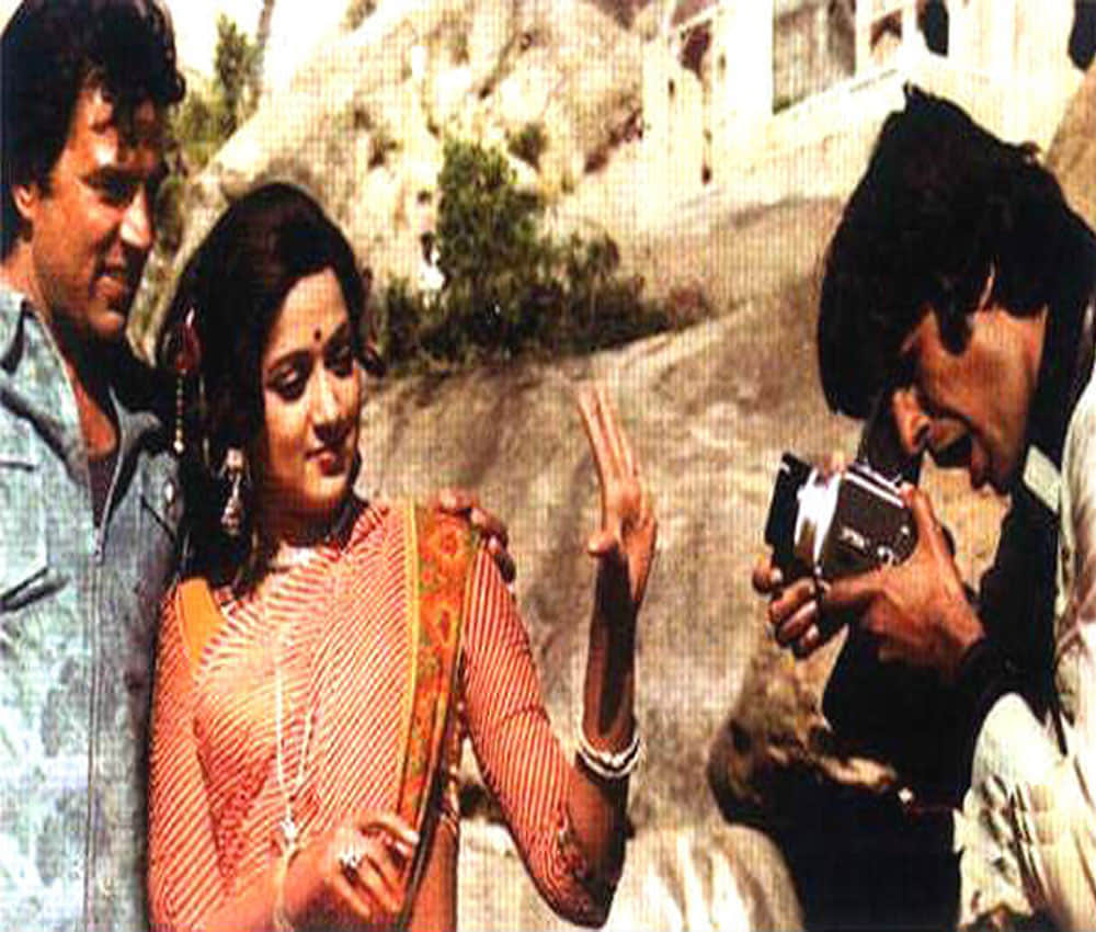 Sunny Deol shared Prakash Kaur picture on Instagram says My mom my world