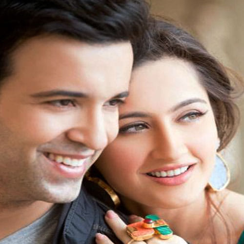 Know about the reasons why boys always attract towards mature girls