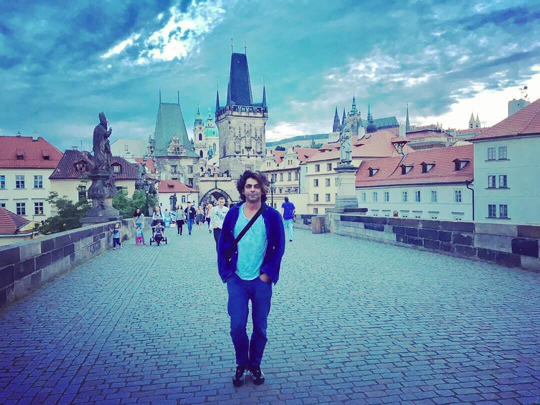 sunil grover at prague for live show kapil sharma waiting for comeback 