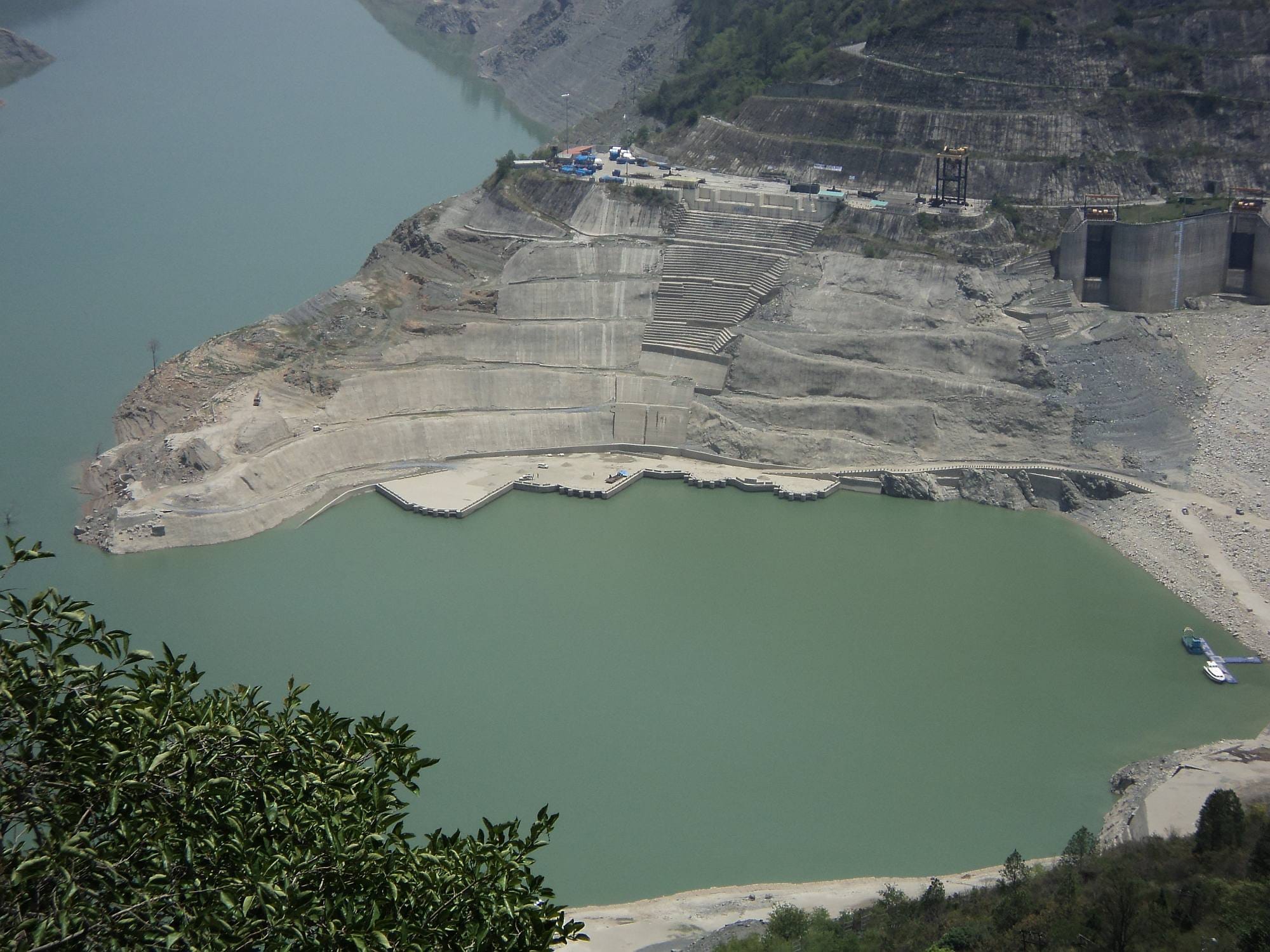 storm in tehri lake, shraddha kapoor shooting