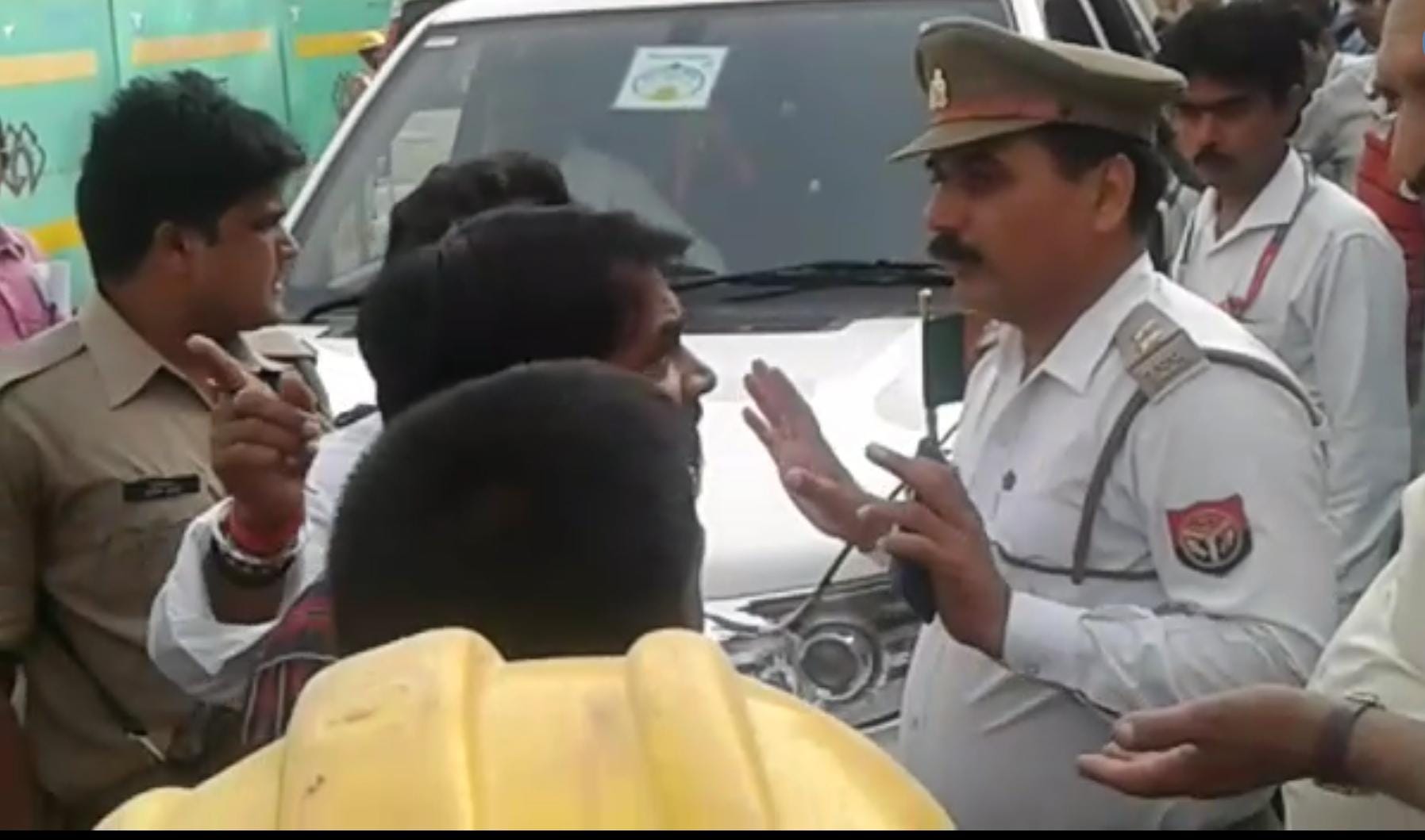 bjp mla and his supporters misbehaved with traffic police in lucknow