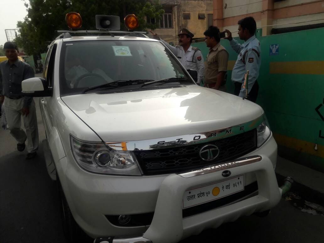 bjp mla and his supporters misbehaved with traffic police in lucknow