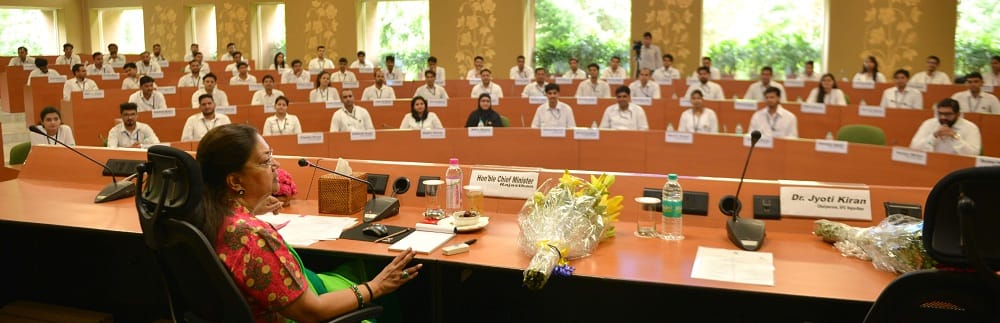 Become a bridge to benefit the common people by taking advantage of schemes - Chief Minister