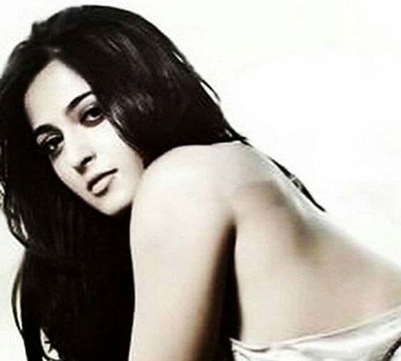 Anuska Sety Sex - à¤¦à¥‡à¤µà¤¸à¥‡à¤¨à¤¾' à¤¨à¥‡ à¤˜à¤Ÿà¤¾ à¤²à¤¿à¤¯à¤¾ à¤µà¤œà¤¨, à¤¹à¥‰à¤Ÿ à¤¤à¤¸à¥à¤µà¥€à¤°à¥‡à¤‚ à¤¦à¥‡à¤– à¤†à¤ª à¤­à¥€ à¤°à¤¹ à¤œà¤¾à¤à¤‚à¤—à¥‡ à¤¹à¥ˆà¤°à¤¾à¤¨ - Anushka  Shetty Dons A Sexy Avatar For Her Next With Prabhas Saaho - Entertainment  News