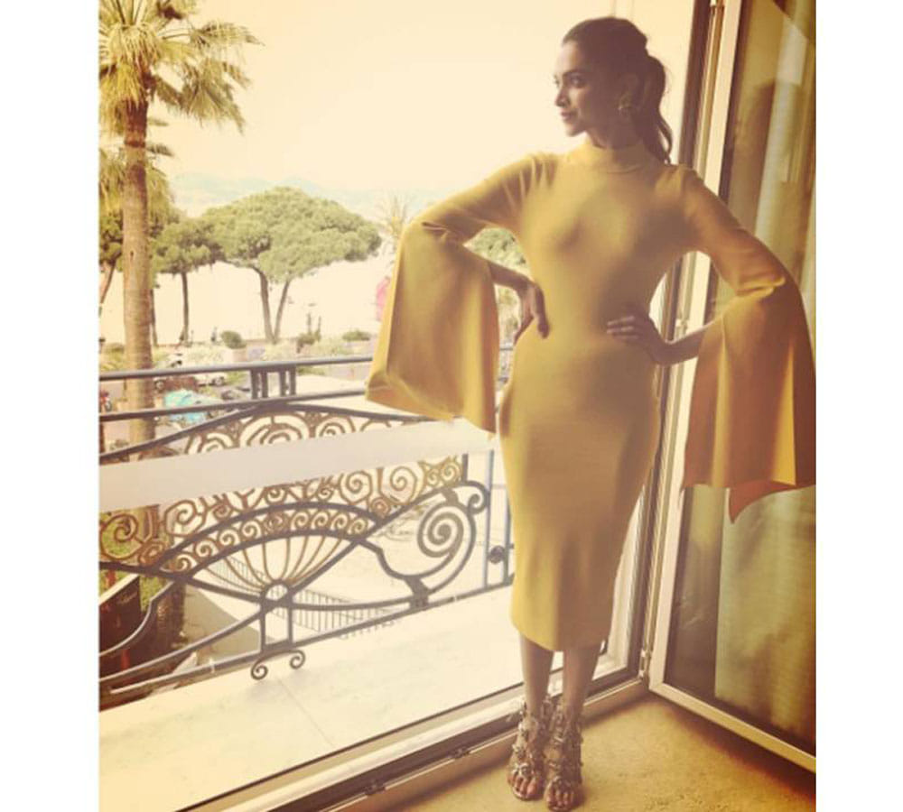 Deepika Padukone Fitting Reply To Body-Shamers Of Her Photo on social media