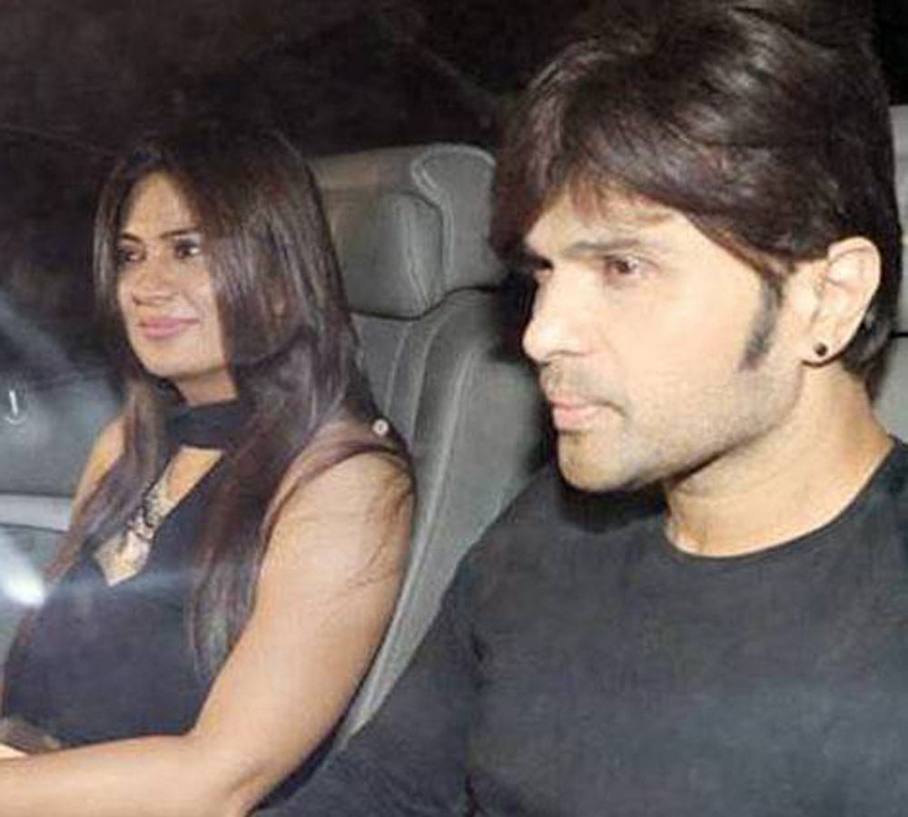 himesh reshamiya divorce with his wife komal due to sonia kapoor
