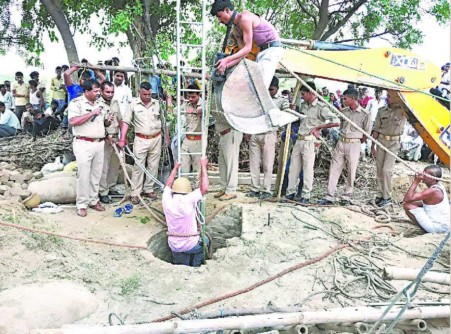 Workers dropped in 30 feet deep well after 12 hours