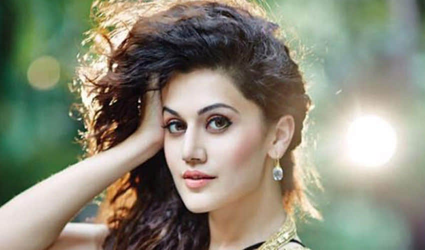tapsee pannu react on social media user comment on her post