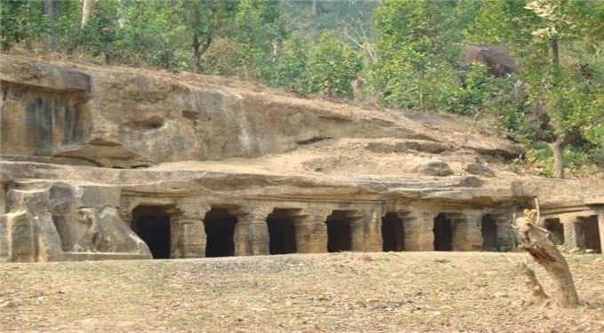 sonebhadra caves has many historical moments