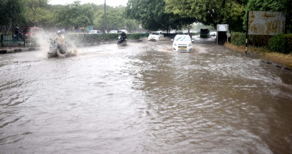 chandigarh rain, people facing many problems