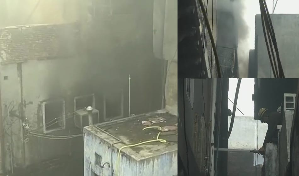 Delhi: Fire breaks out in Chandni Chowk's Kinari Bazar. 15 fire tenders at the spot