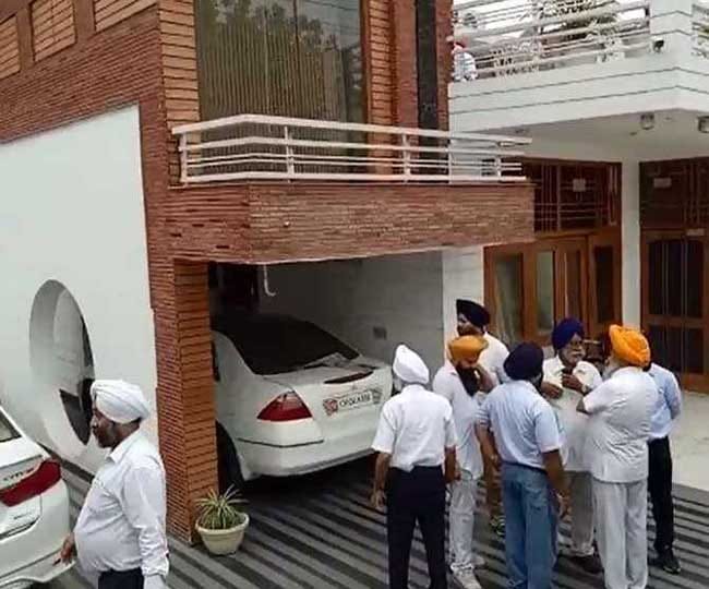 Businessman shot dead three family members
