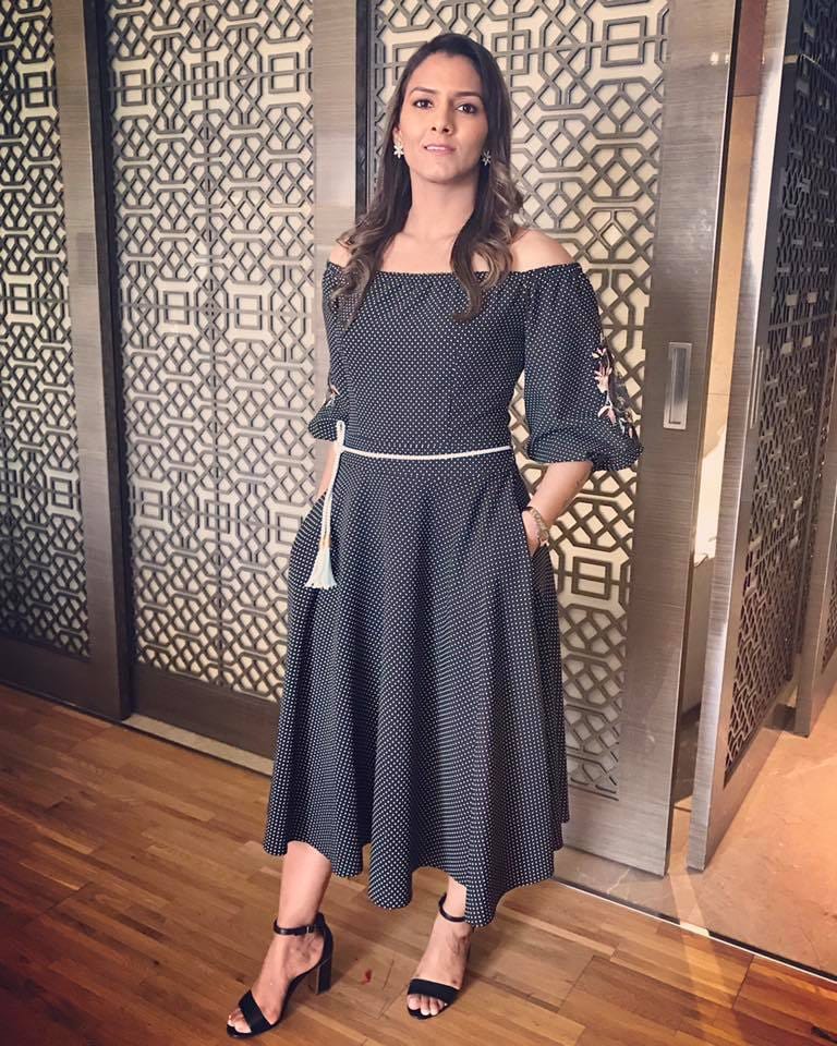 dangal girls geeta phogat stunning look, babita phogat stunning look