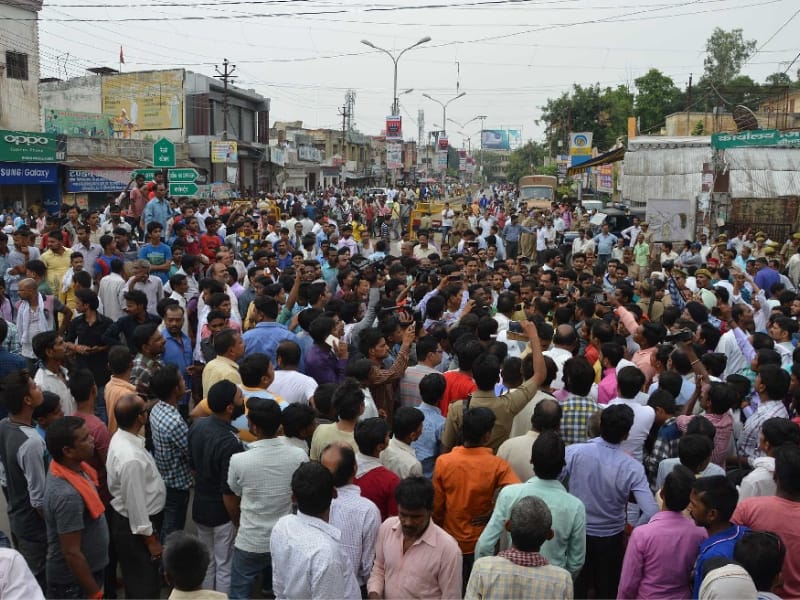  protest in sitapur because of double murder.