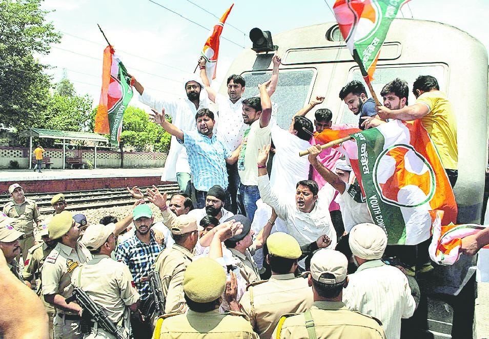 JAMMU AND KASHMIR WITNESSED PROTESTS ON MANDSAUR