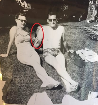 couple shares their old pic, people found something Creepy.