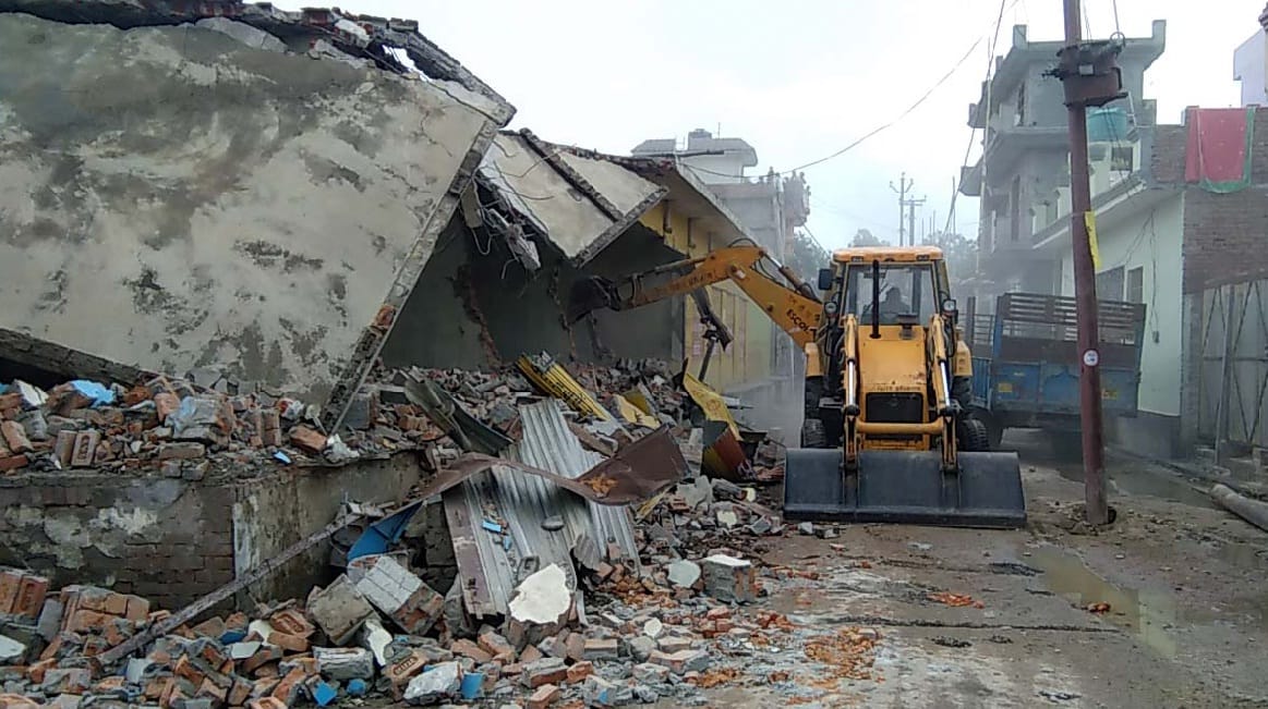 sapa politician 10 shop destroy