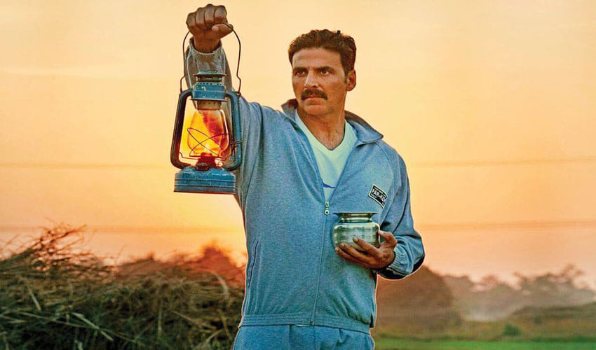 Akshay Kumar Launches New Poster Of 'Toilet: Ek Prem Katha', Trailer In Two Days