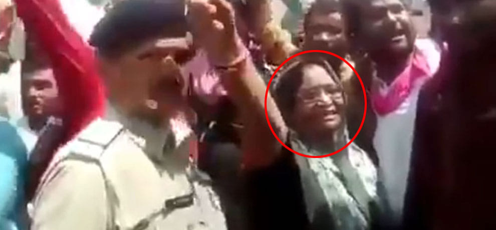 madhya pradesh farmer protest reaches to Bhopal now protesters targeted Fanda toll plaza