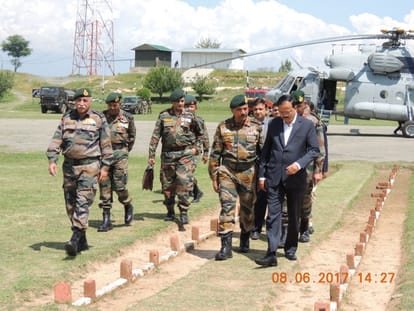 MoS Defence Subhash bhamre reached Line of Control