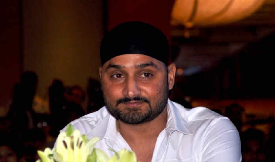 harbhajan attack on ips sanjeev bhatt over team india selection statement 