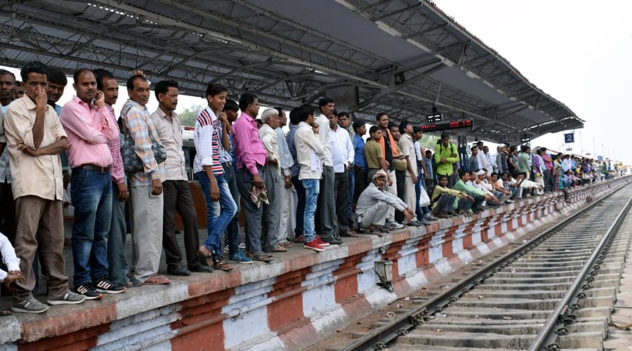 fear spread at kasganj railway station after fight