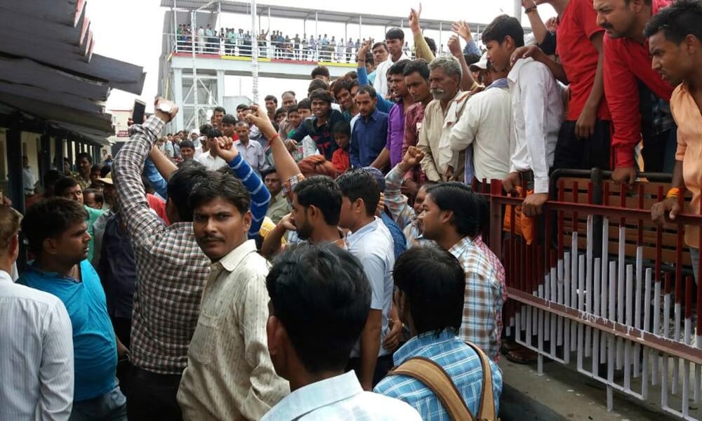 fear spread at kasganj railway station after fight