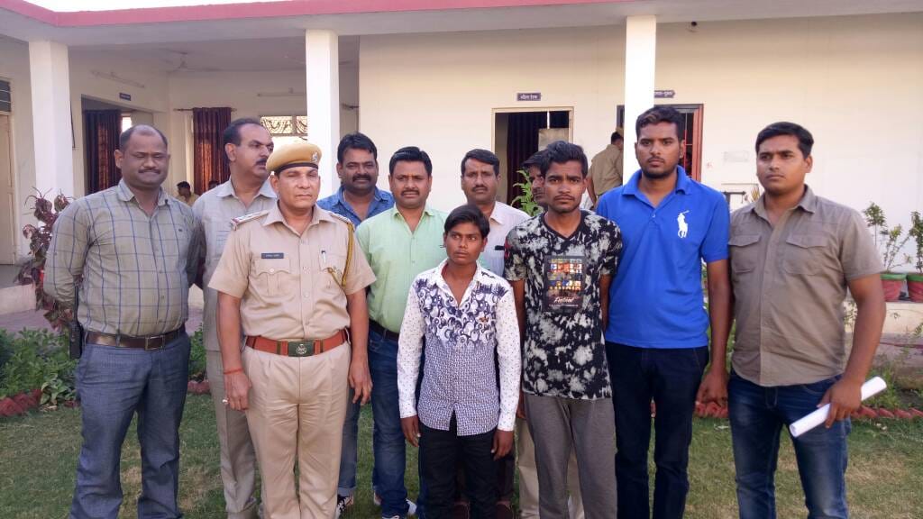 two arrested in kota gateman murder case 
