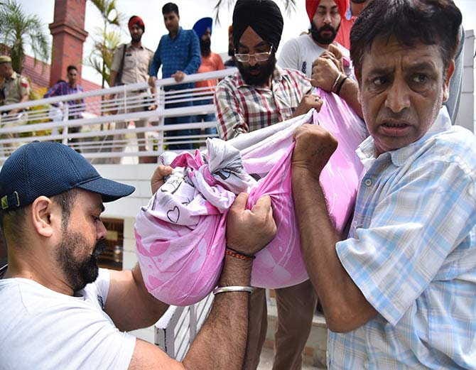 ludhiana trader killed wife and son, shot daughter, committed suicide