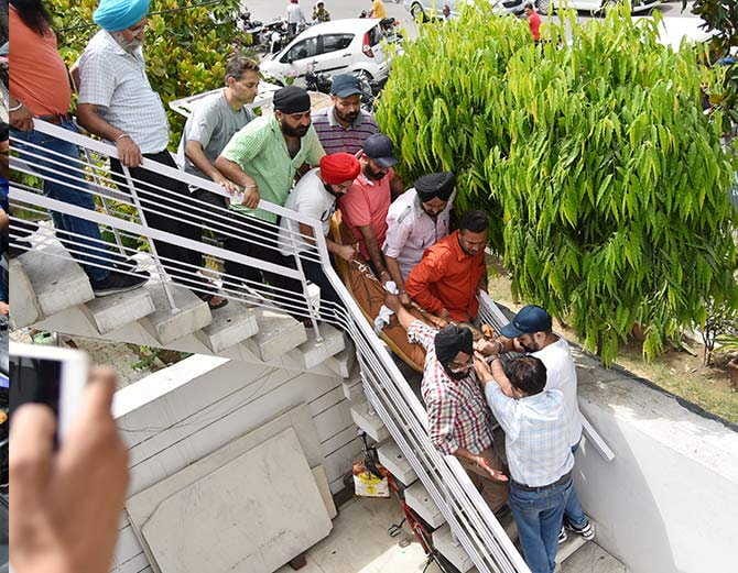 ludhiana trader killed wife and son, shot daughter 