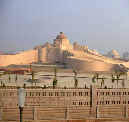 sixty lakh rupees elephent's trunk broken in lucknow ambedkar park