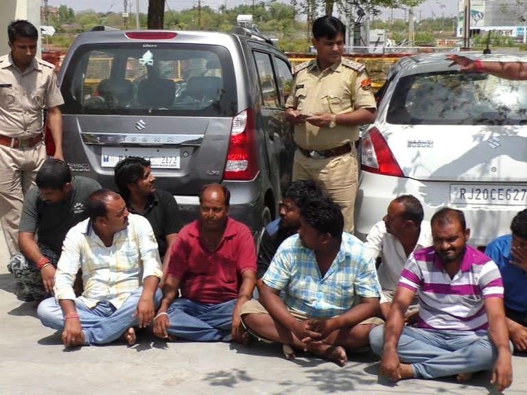 9 gamblers arrested in kota