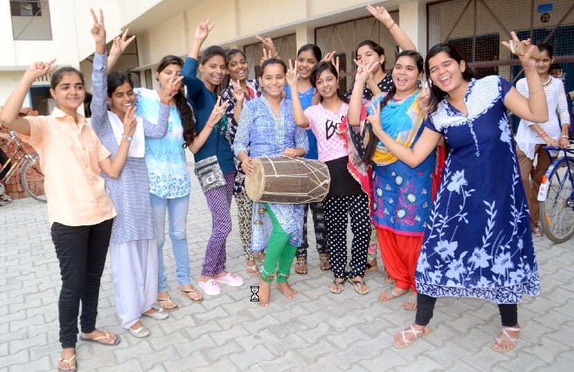 Shweta and Inter-Intermediate in High School did Top