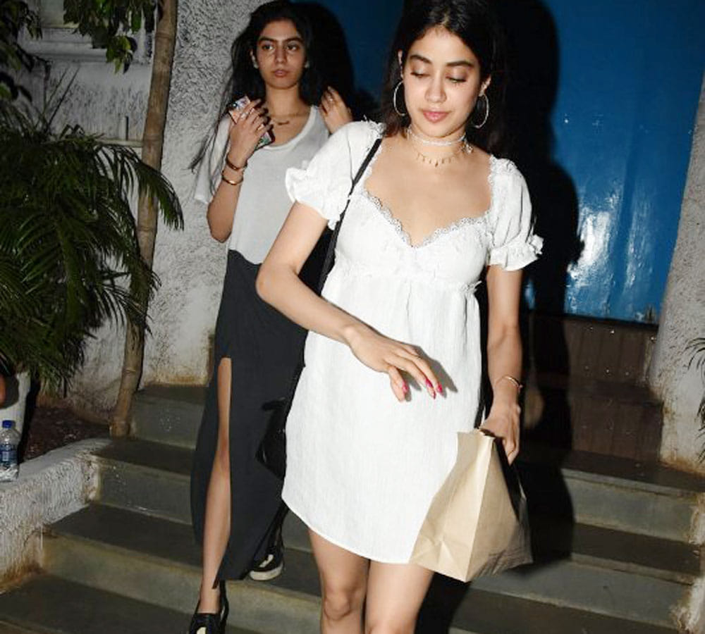  Sridevi STYLISH daughters Jhanvi and Khushi Kapoor spotted out a restaurant