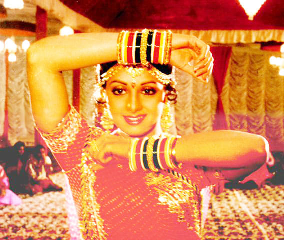 drunk sanjay dutt enter the sridevi make up room then never work together