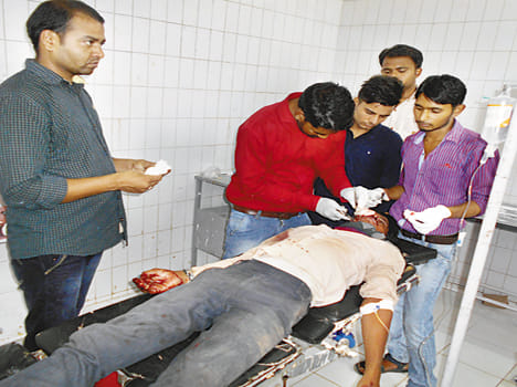 Youth's three fingers bruised by fire cracker