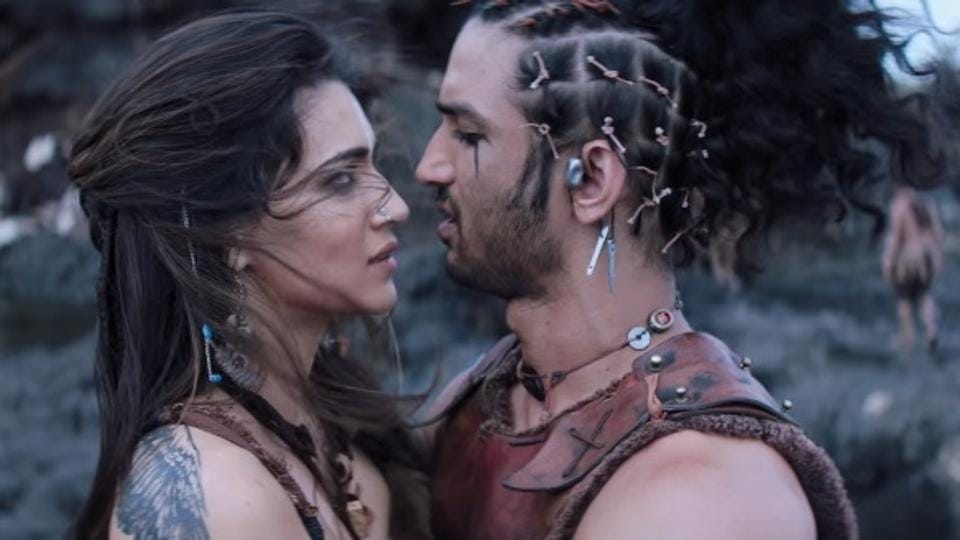 sushant and kriti Raabta Mega Review film fails to attract audience to hall